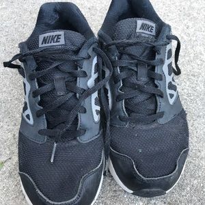 Nike boys running shoes